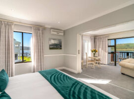 Honeymoon Suite 16 Bedroom